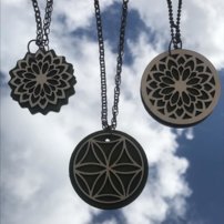 Drevený náhrdelník - mandala kruh zelená