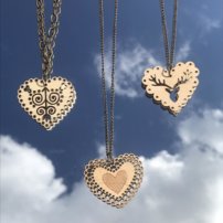 Drevený náhrdelník - ľudové srdce 3