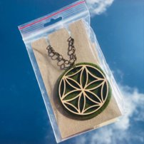 Drevený náhrdelník - mandala kruh zelená