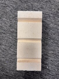 Odľahčená žiaruvzdorná tehla TYP 1